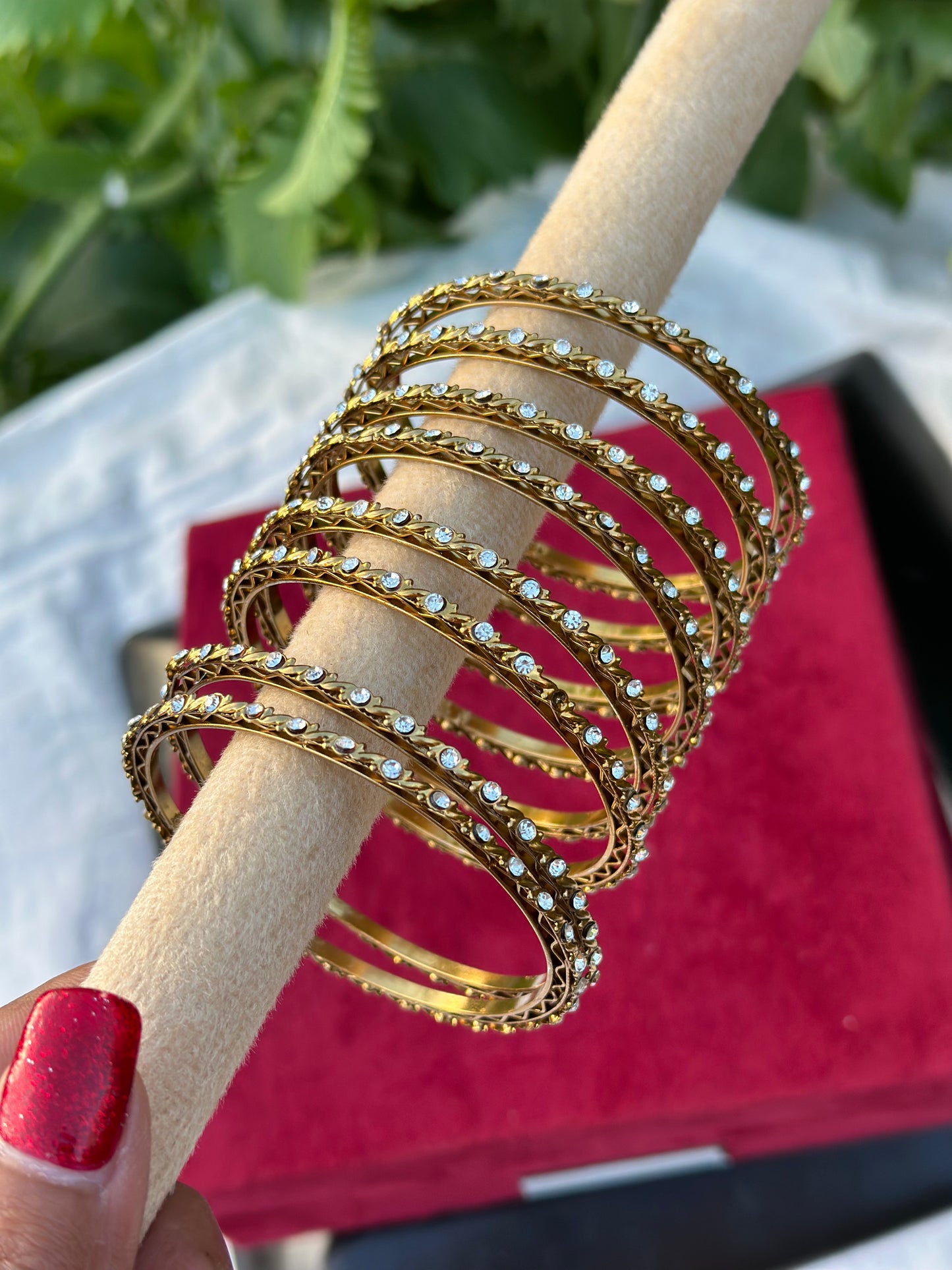 Sleek Kangan / bangles in golden ( set of 4 )