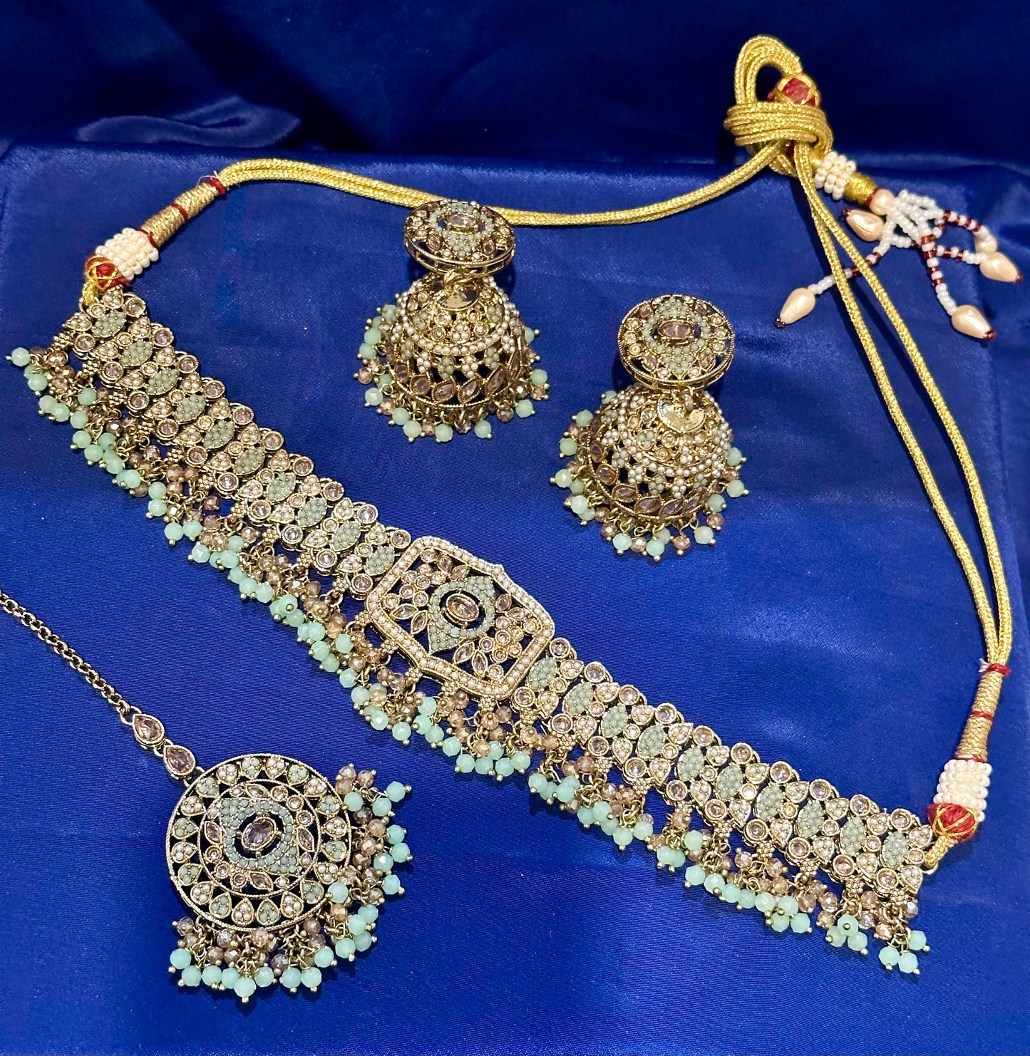 Necklace set with earrings and tikka in polki, Colour: Mint, Code: 087