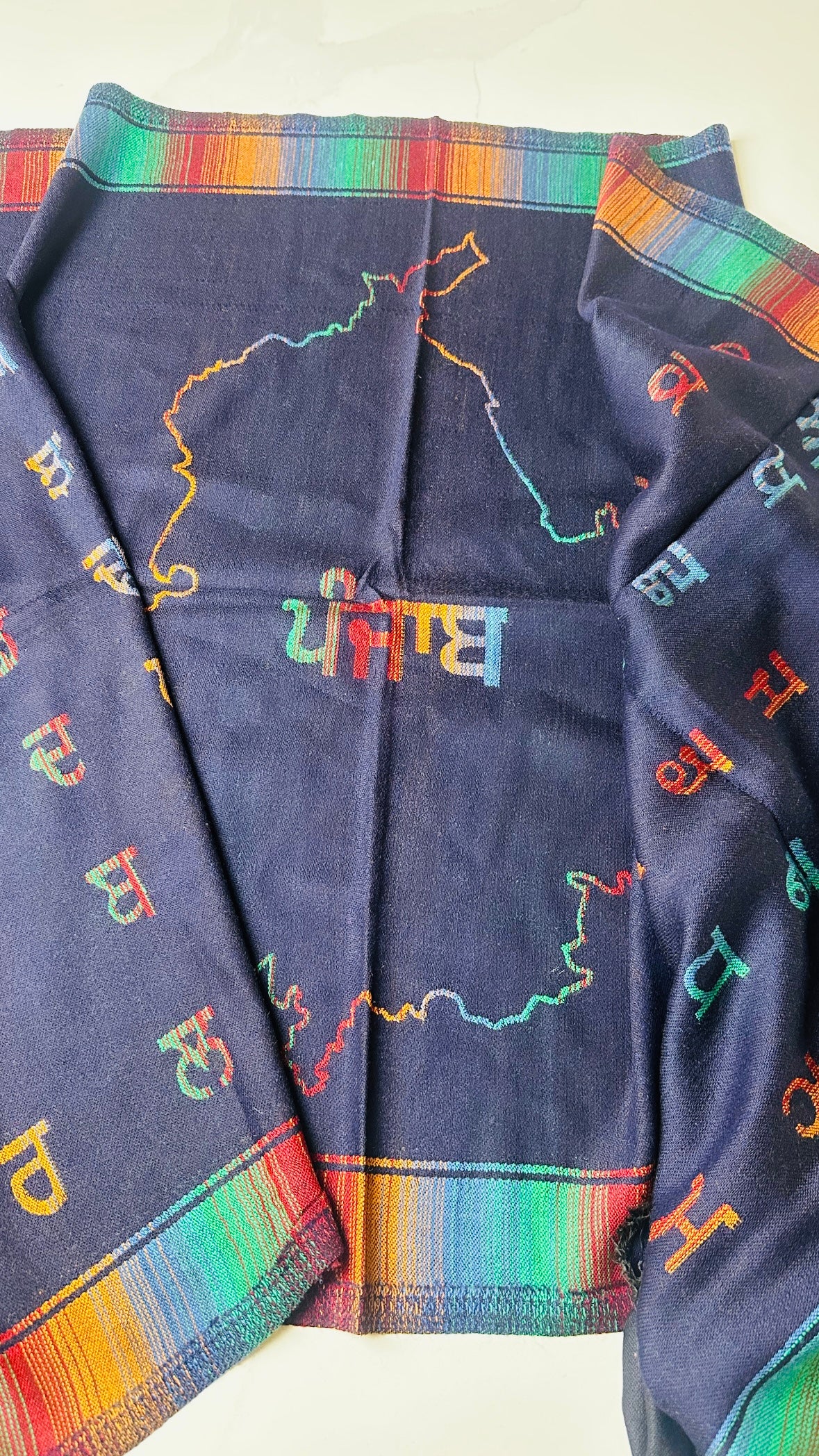 ਓ- ਅ ( Udda Adda ) Written Unisex Shawl ( Perfect Rakhi / Rakhdi gift for brother, Sister or bhabi )