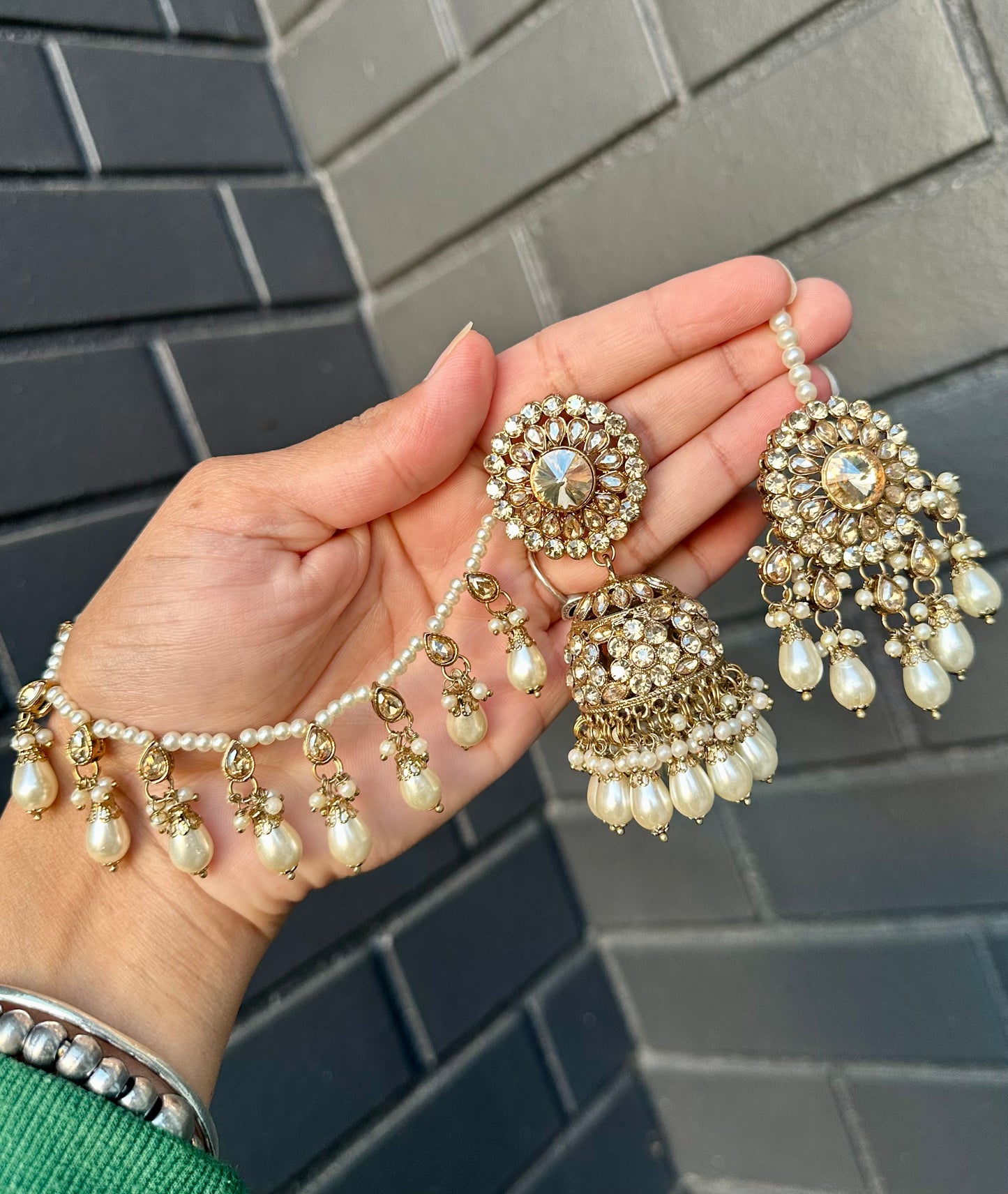 Bahubali jhumka earrings with tikka, Code: E21