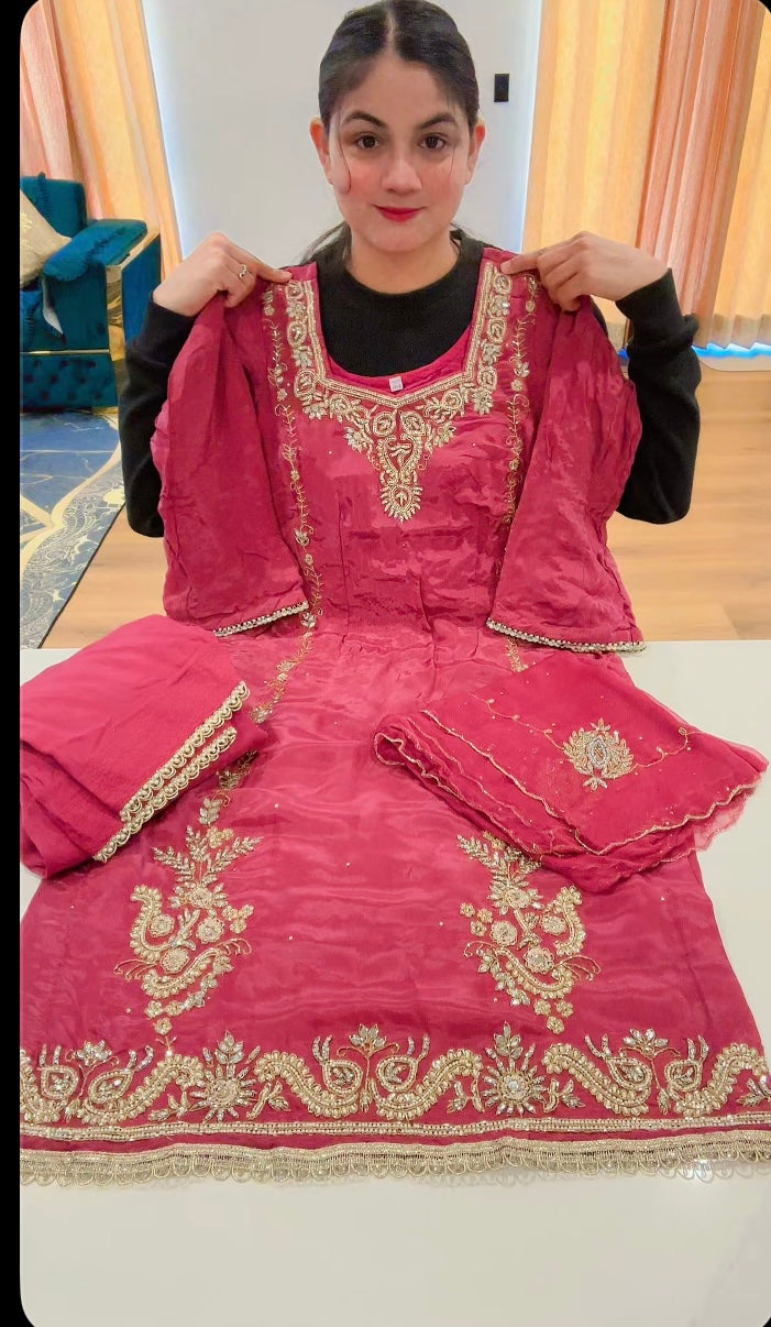 Handwork crepe suit with santoon bottom and handwork chiffon Duppata - Code: 628