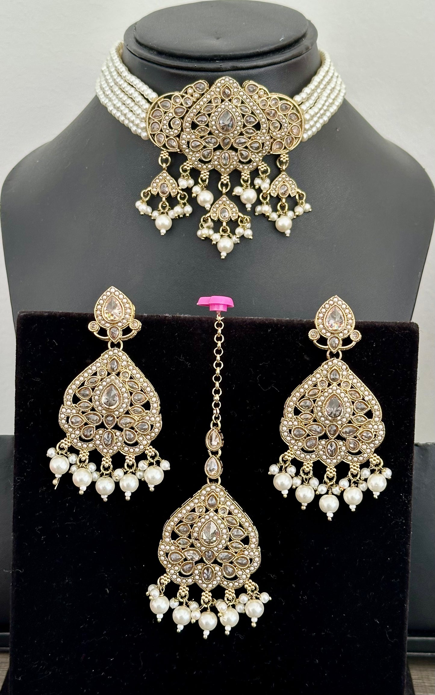 Golden necklace set with earrings, Code: E11