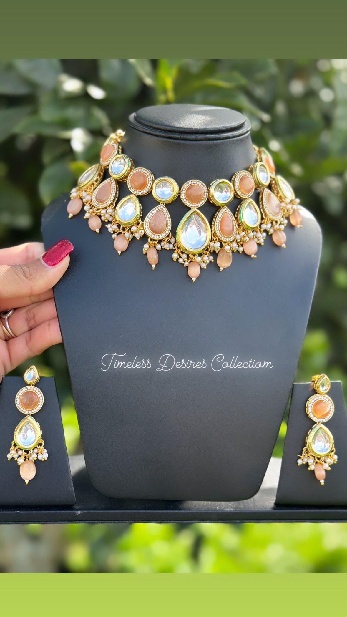 Peach necklace / choker set in monalisa ( high quality )