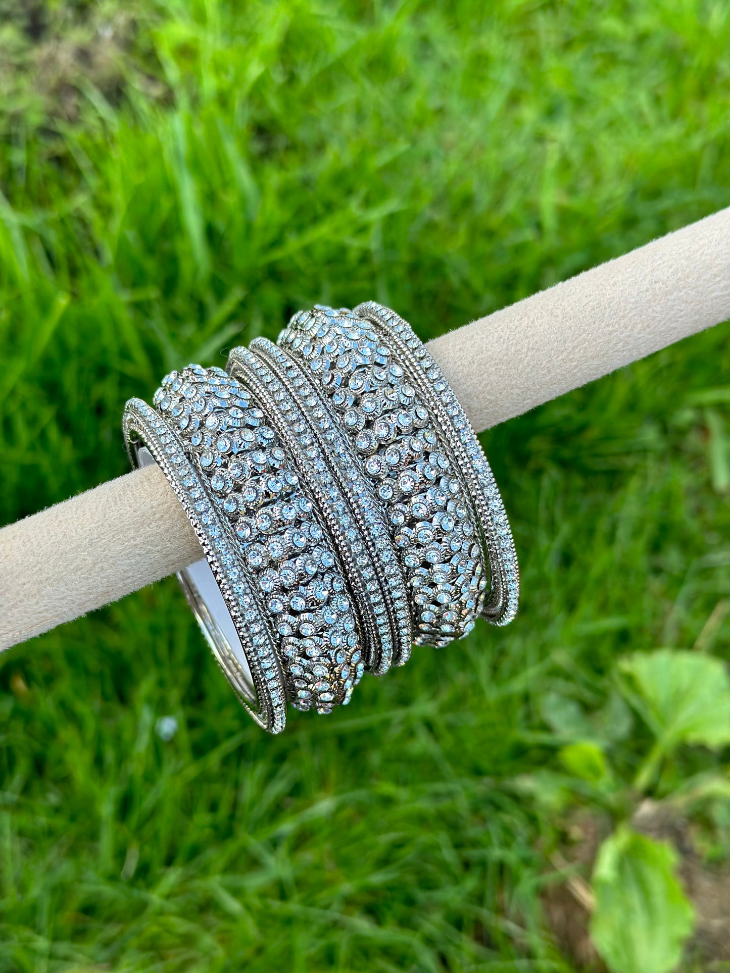 Silver colour kangan’s / bangles set in polki ( Rajwadi style )