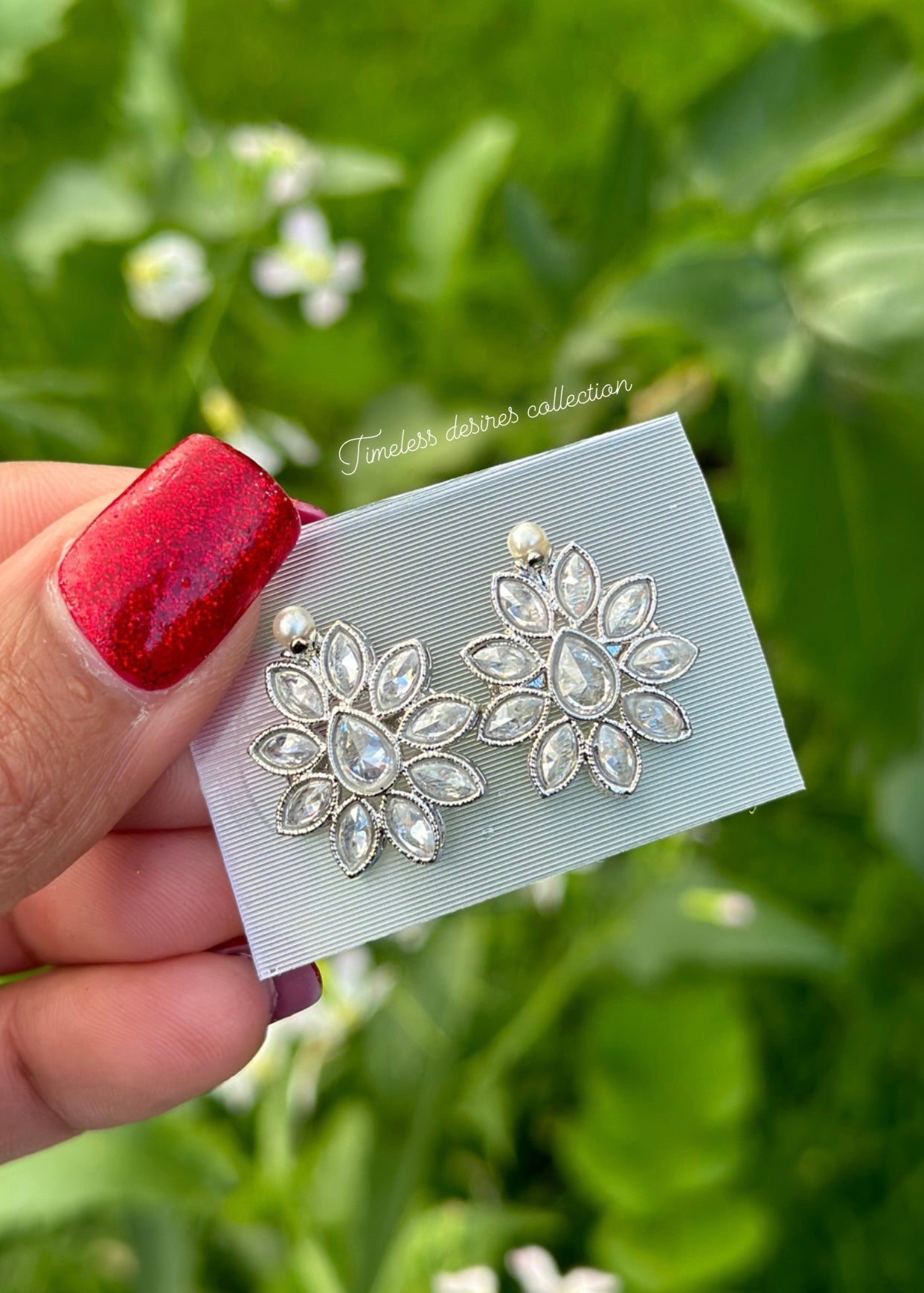 Silver stud earrings in polki