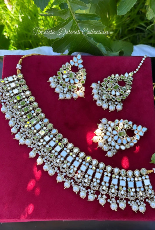 Golden Necklace / choker set in mirror