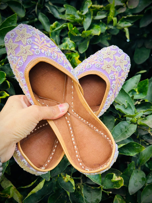 Light purple colour punjabi jutti with hand work