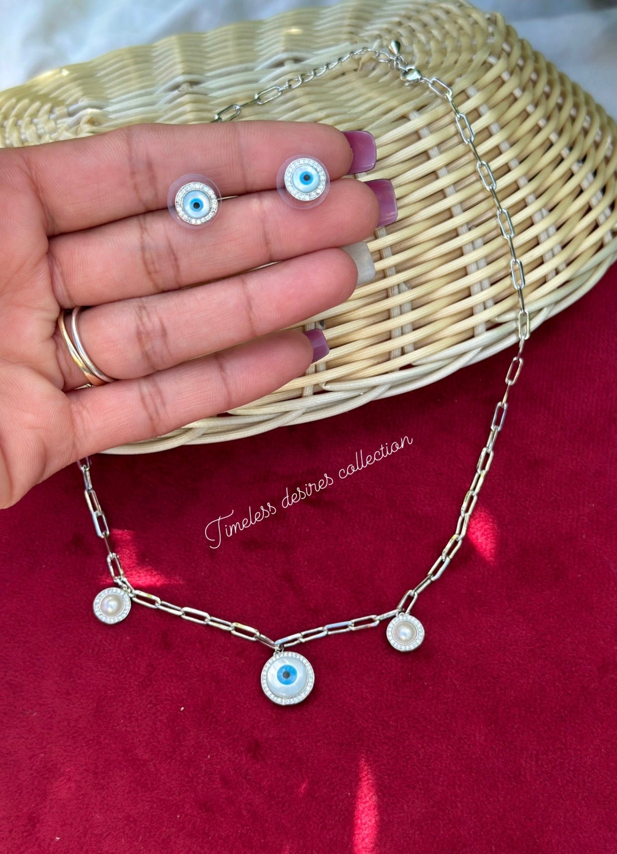 Evil eye choker / necklace with studs in American diamond in silver