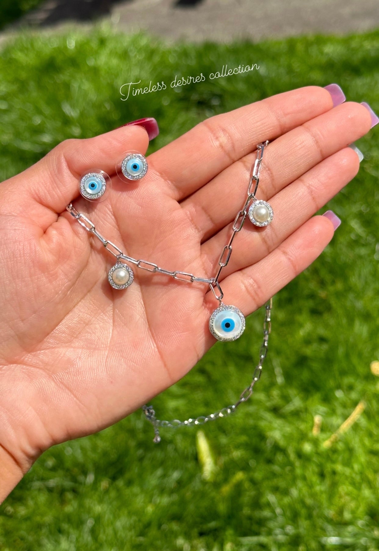 Evil eye choker / necklace with studs in American diamond in silver