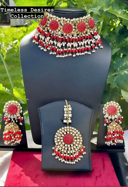 Red Necklace / Choker set in Kundan with curving stone ( awesome PC 👌)