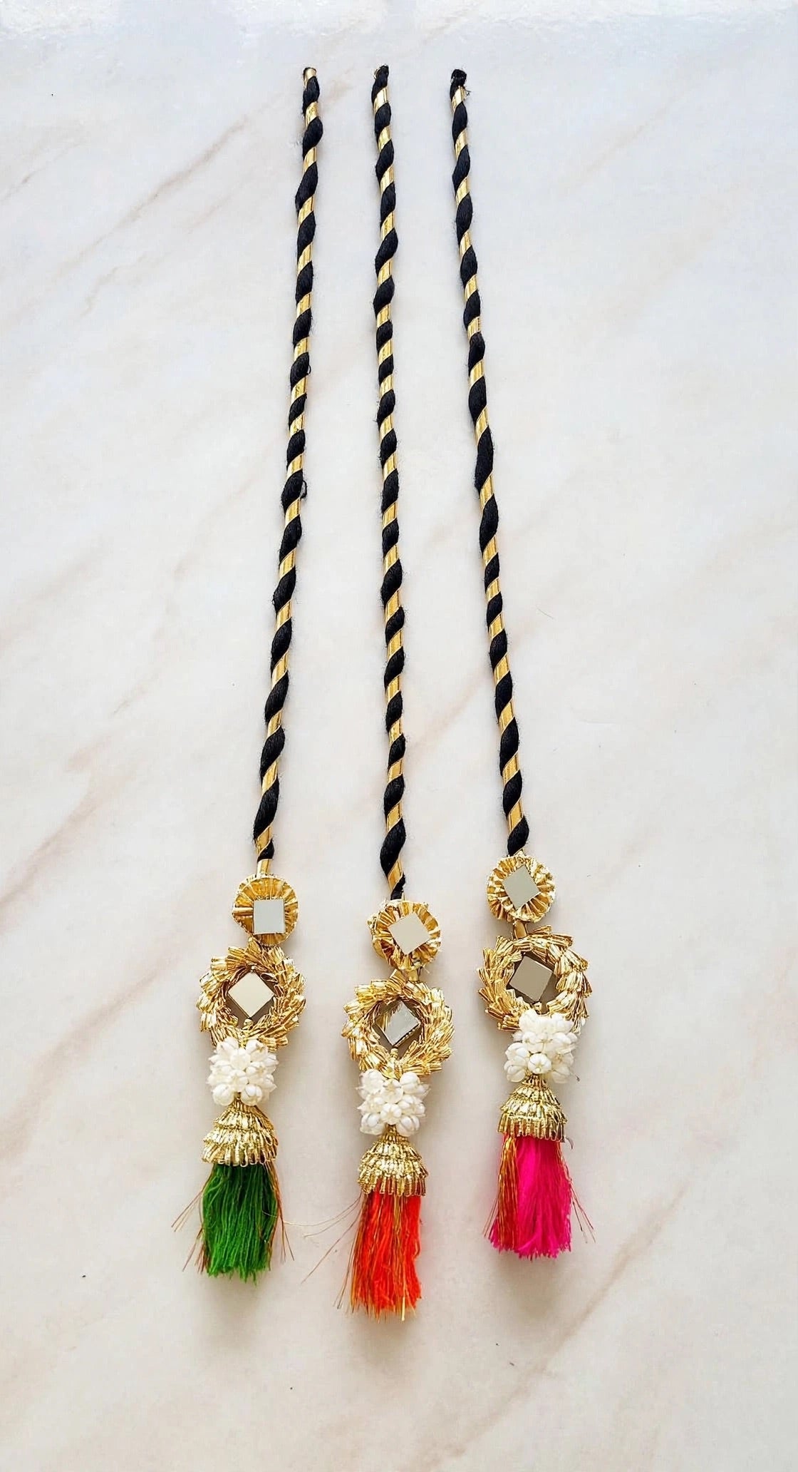 Heavy look multi colour paranda , ( Code: P21 )