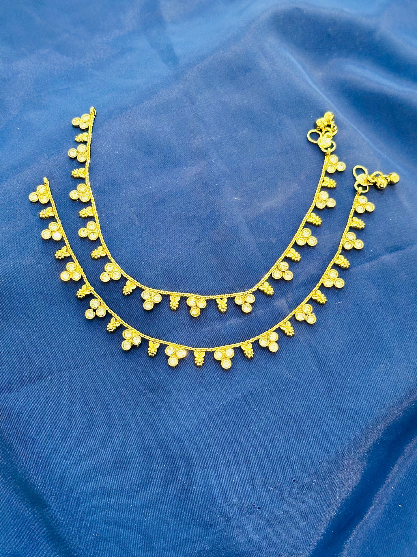 Antiq anklets in gold colour - (Code:058)