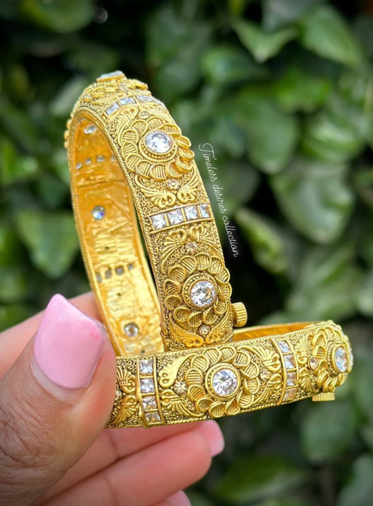 Gold plated openable kangan in antique look (free size fits 2.4-2.10)