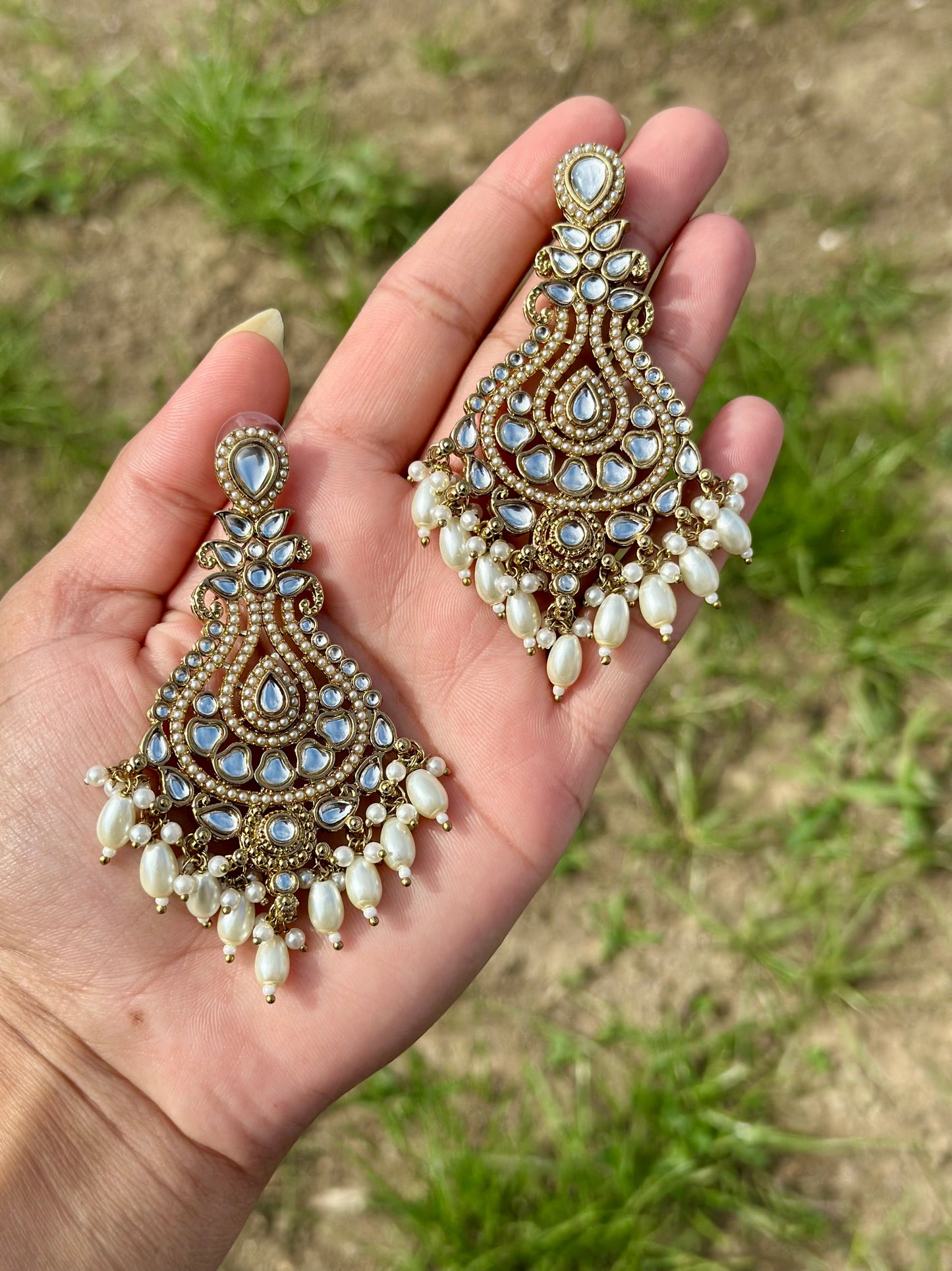 Golden earrings - J18