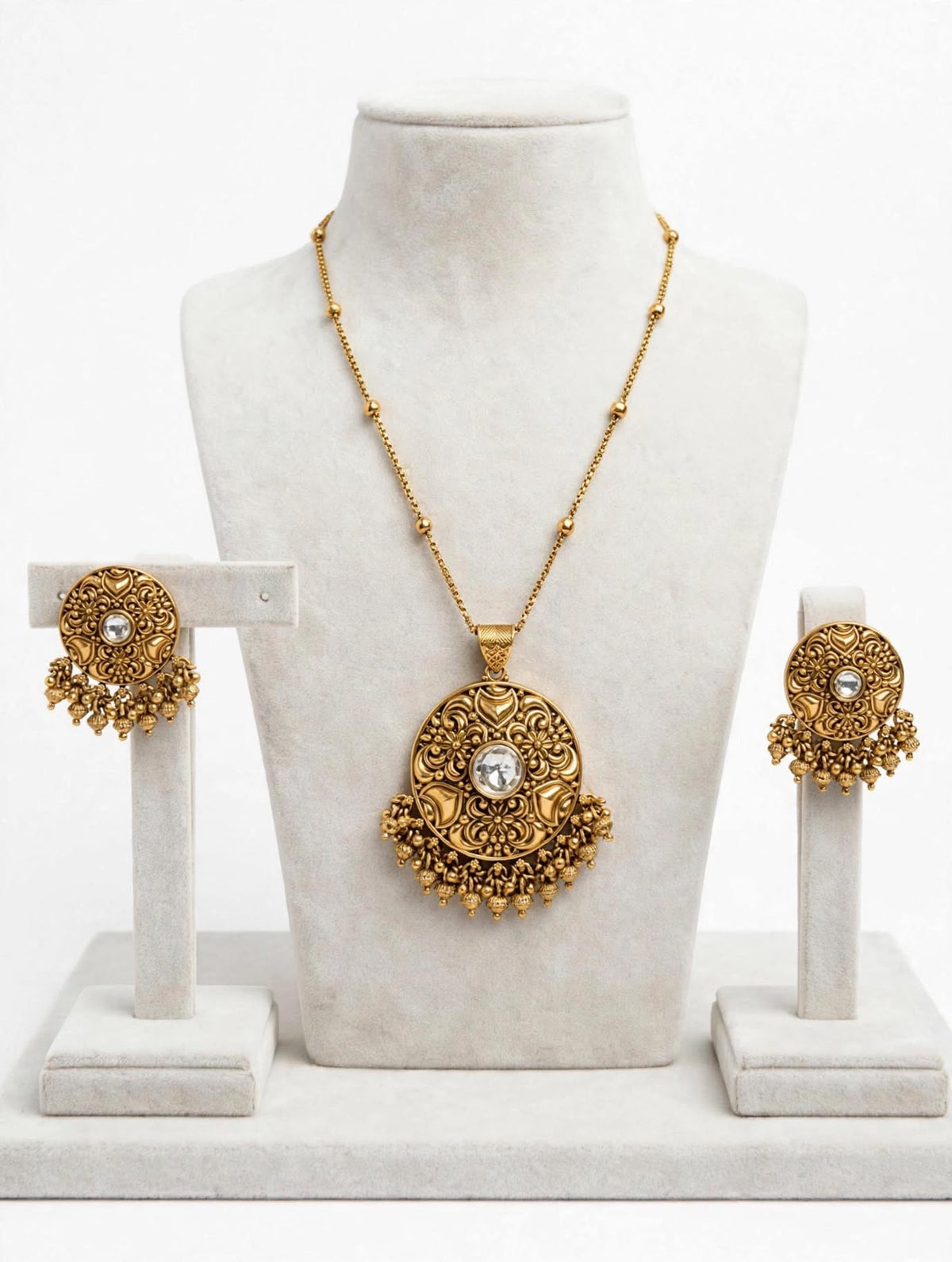 Necklace set with earrings and tikka, Code: 060