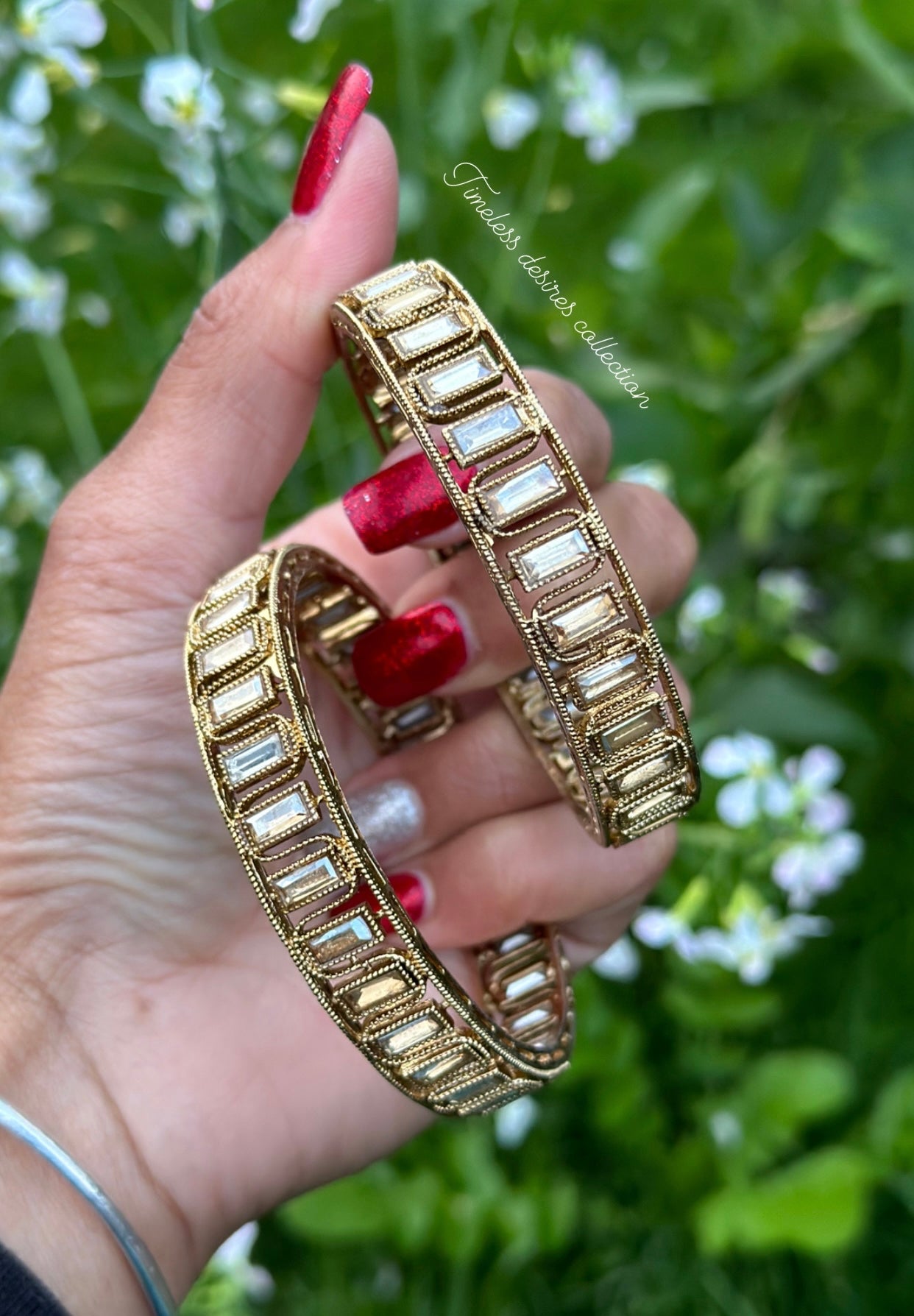 Golden kangan / bangles in Polki