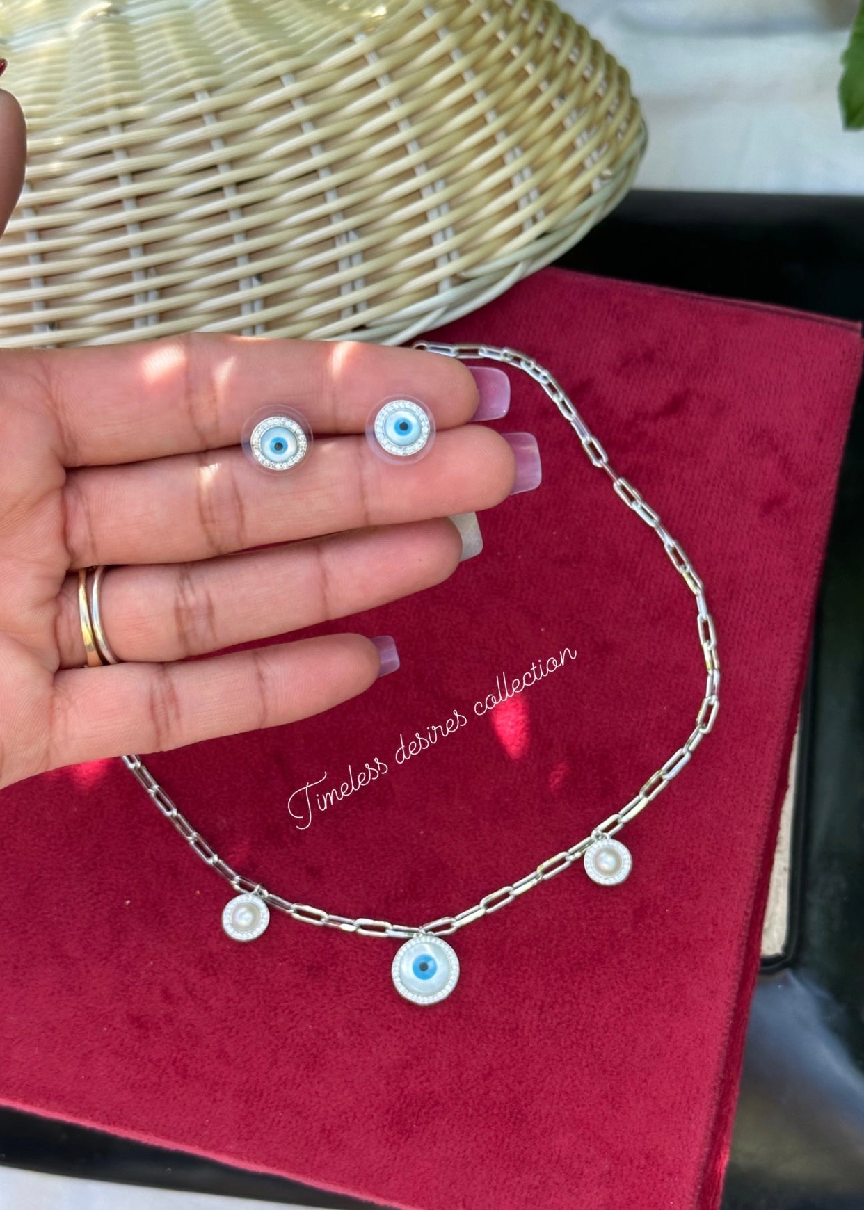 Evil eye choker / necklace with studs in American diamond in silver