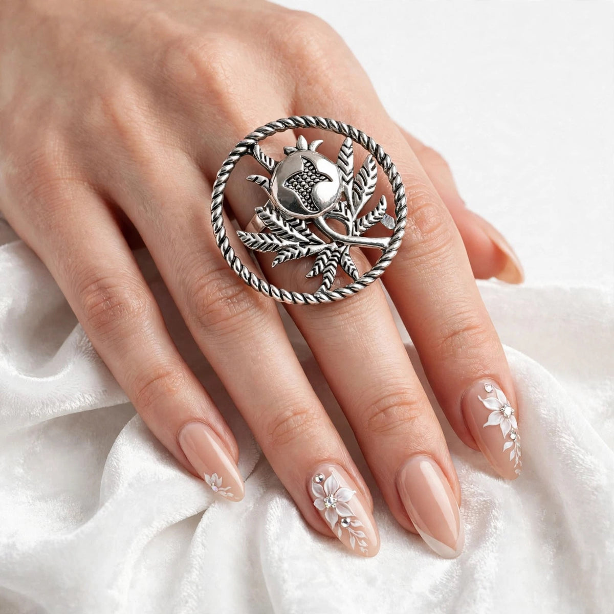 Oxidised ring in adjustable size