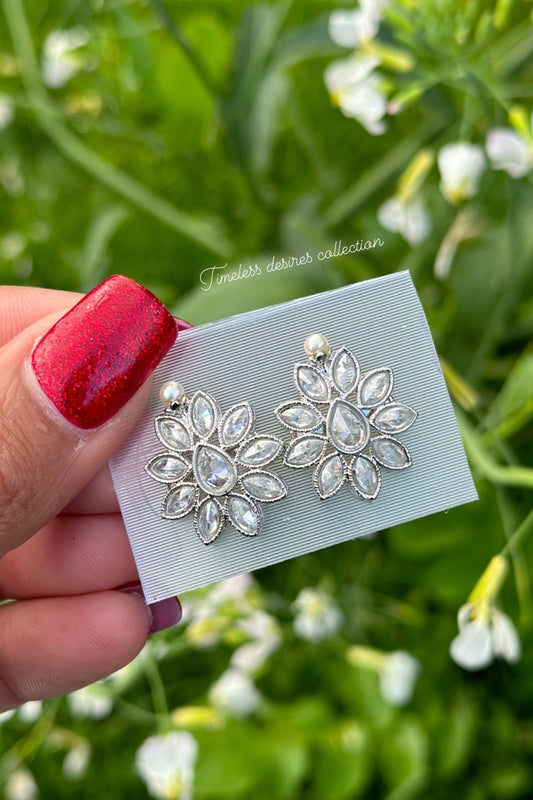 Silver stud earrings in polki