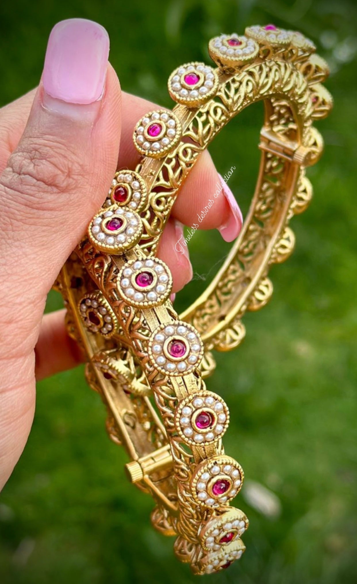 Gold plated openable kangan in antique look (free size fits 2.4-2.10)