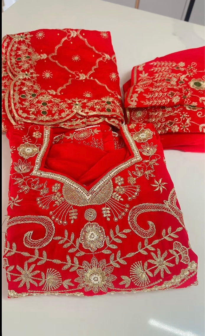 Red suit ( Code: 689 )