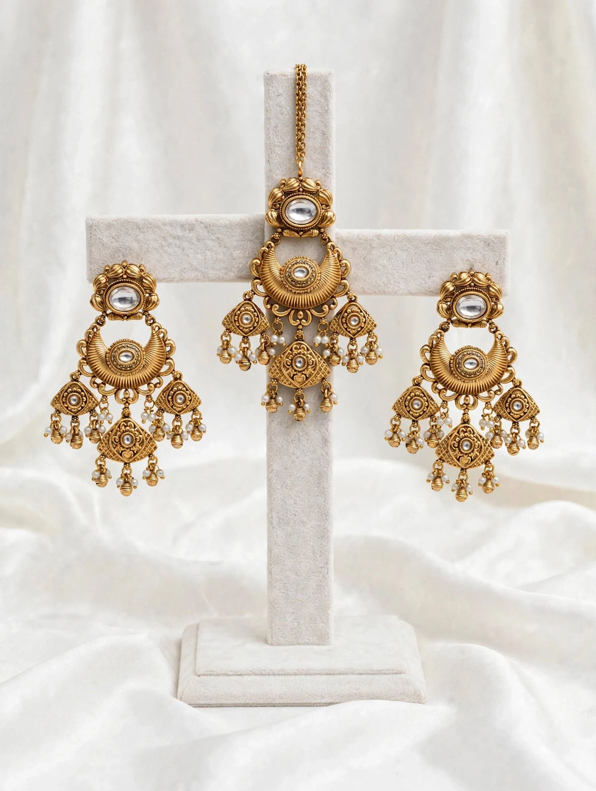 Earrings with tikka, Code: 056