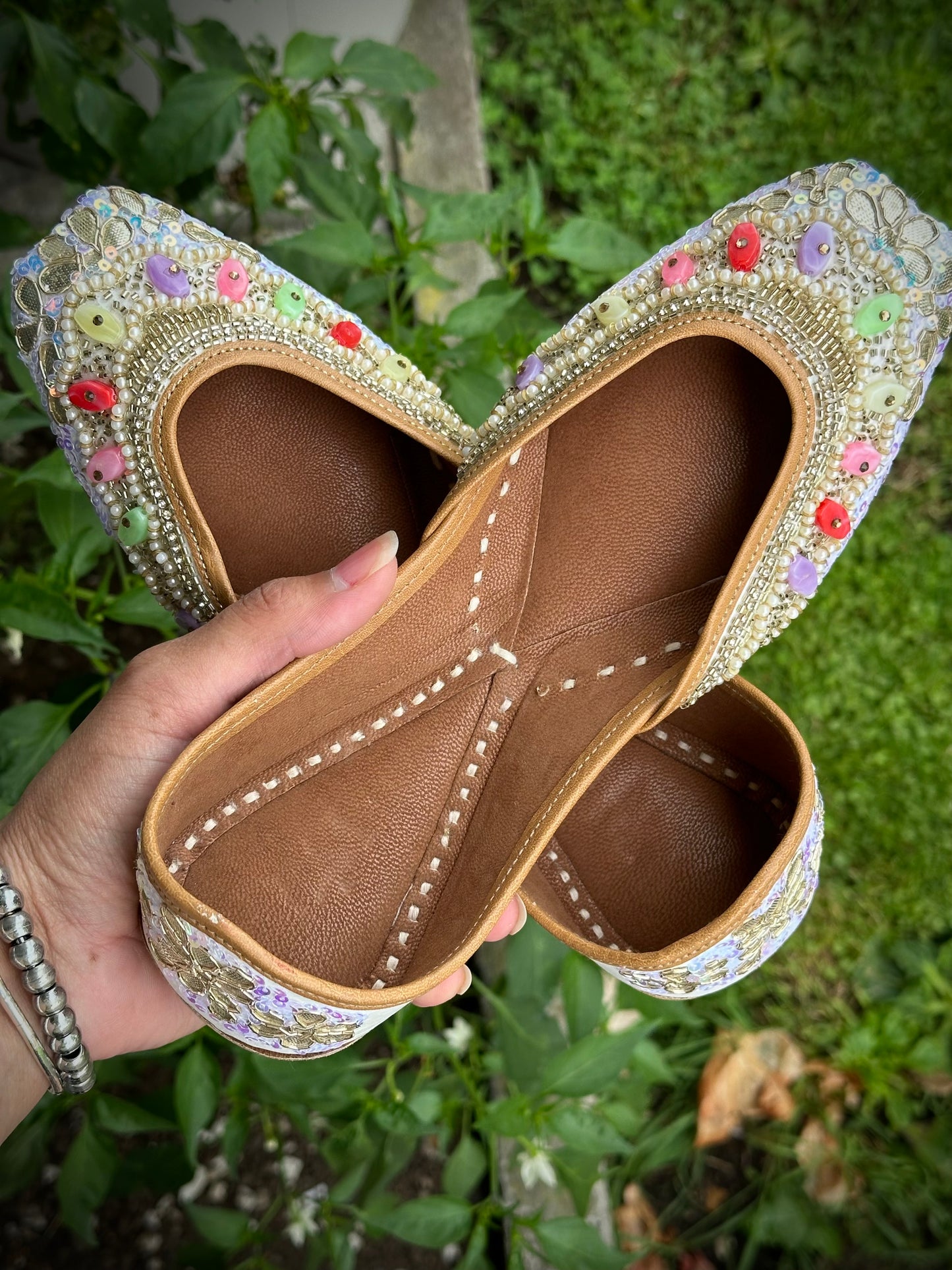 Multi colour Punjabi jutti