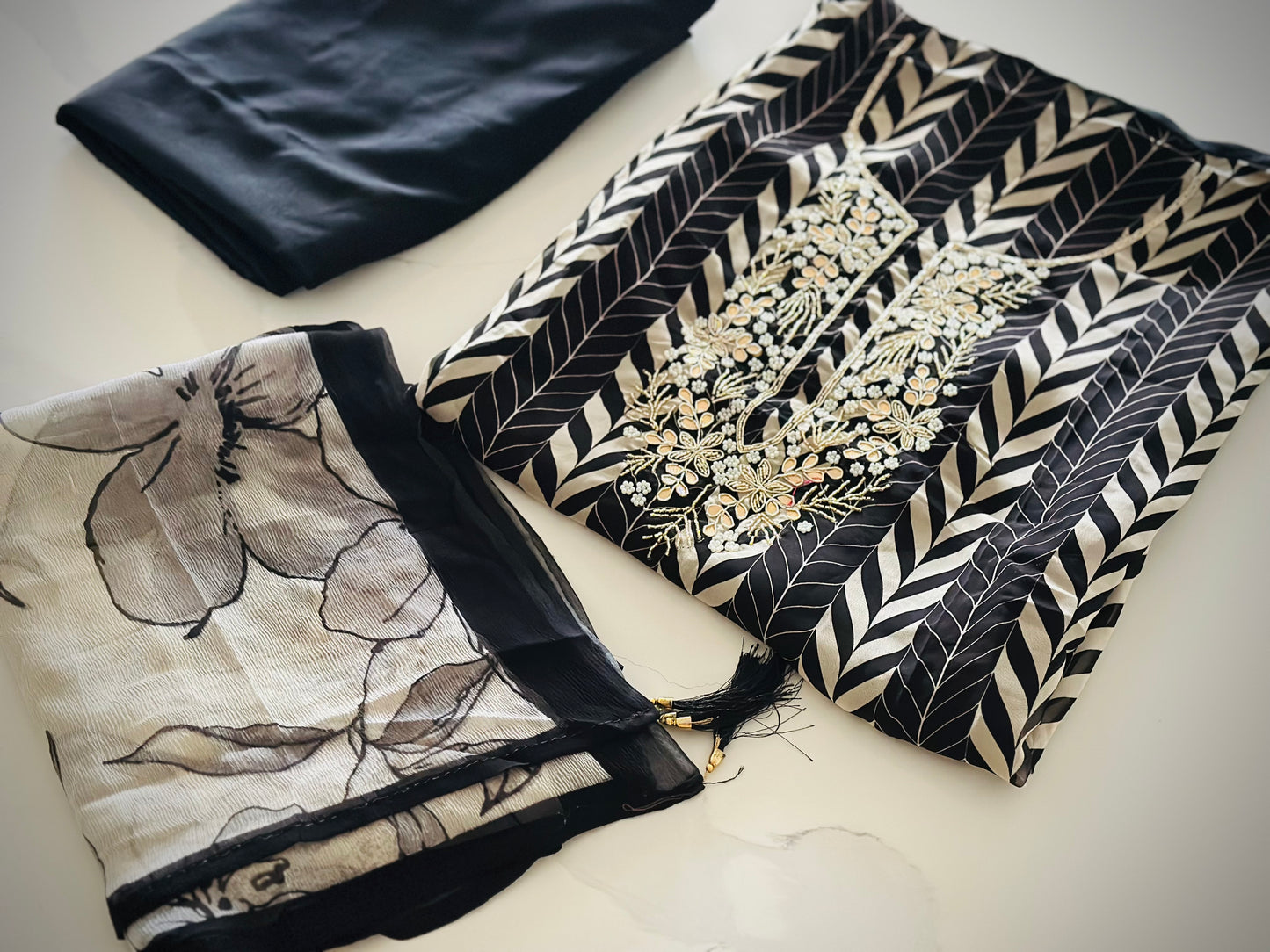 Unstitched suit black - Code 637