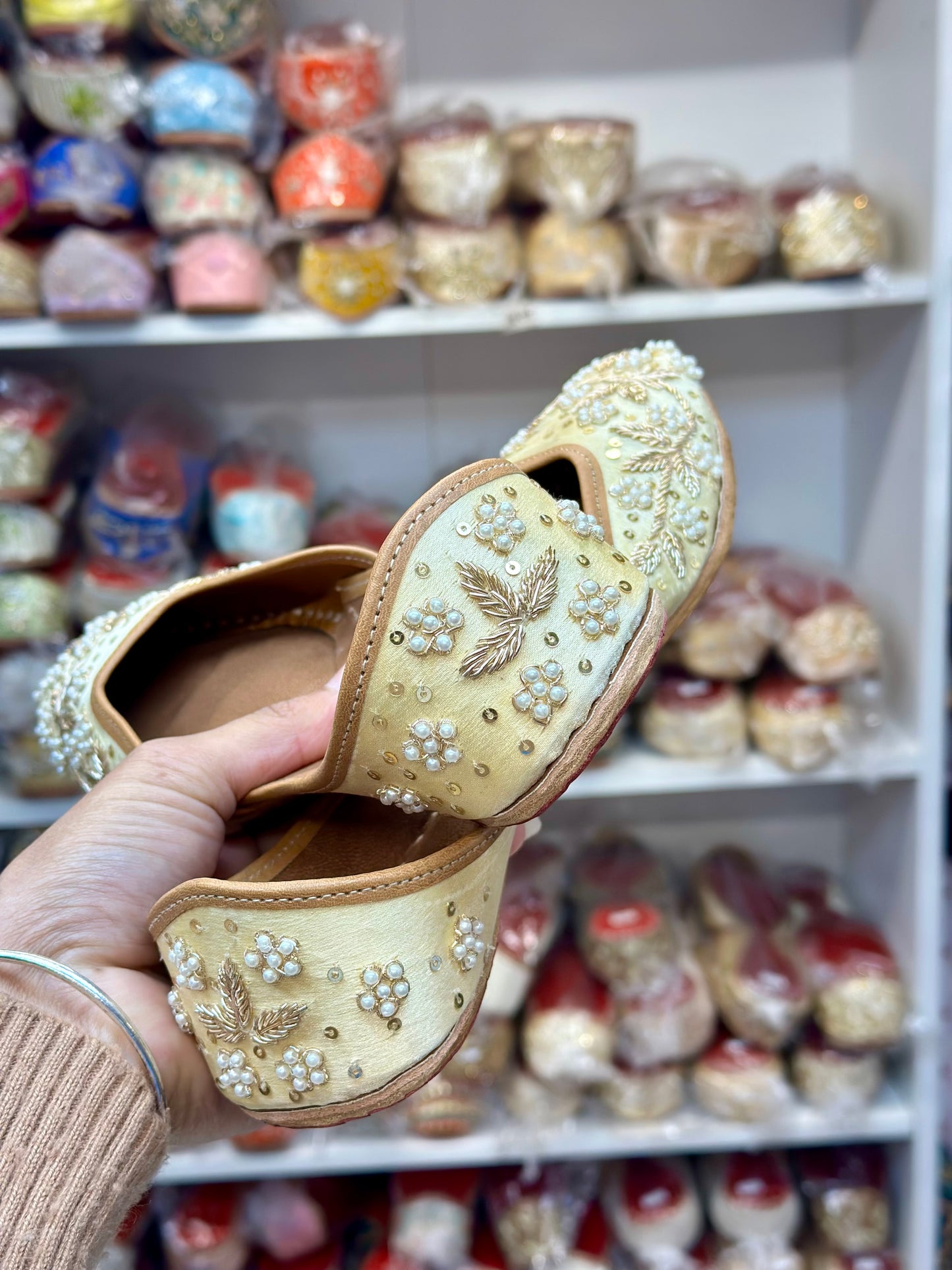 Punjabi hand work jutti in golden colour (double cushion), Code: JU1