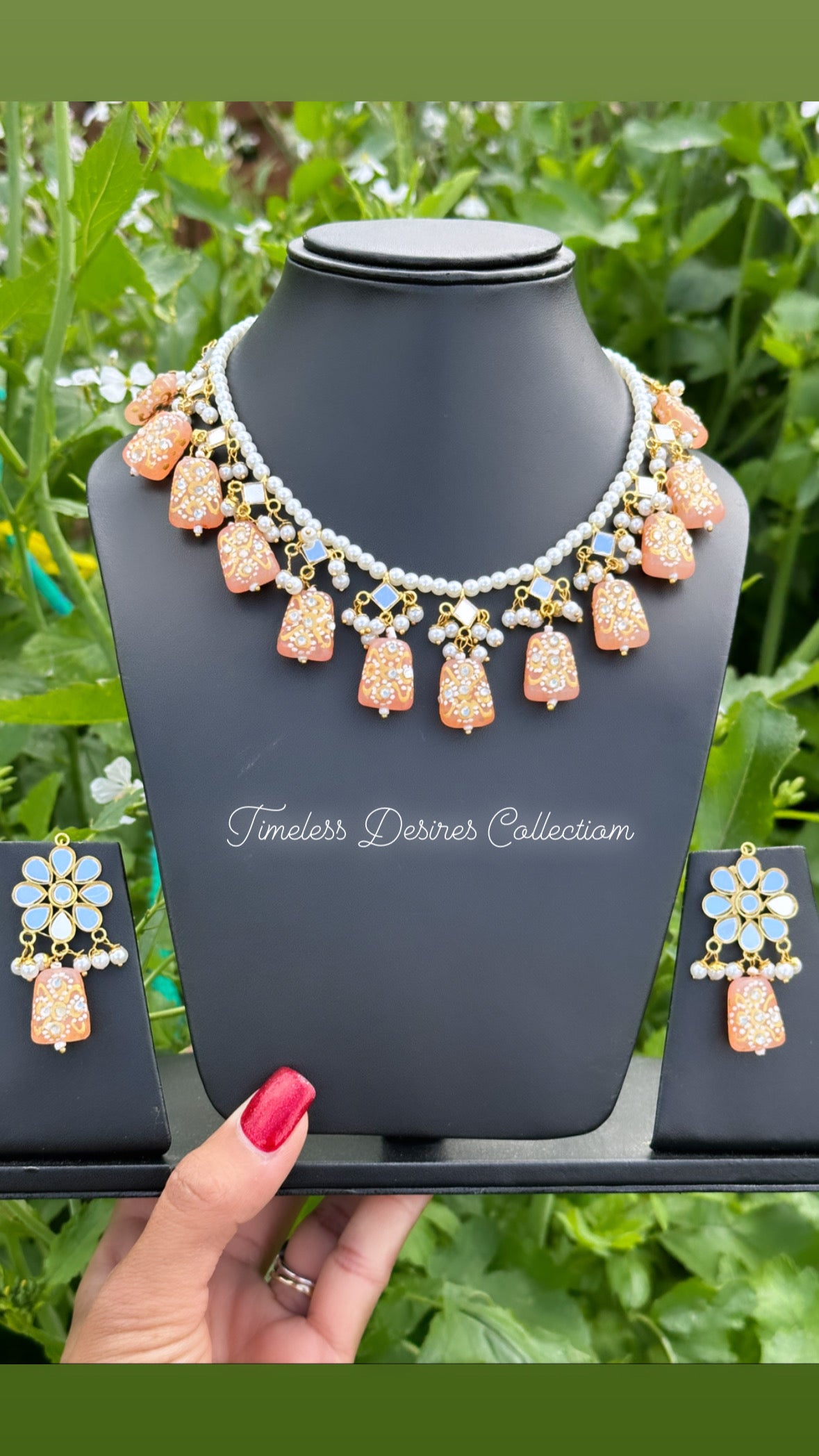 Peach necklace / choker set in mirror with tumbler beads