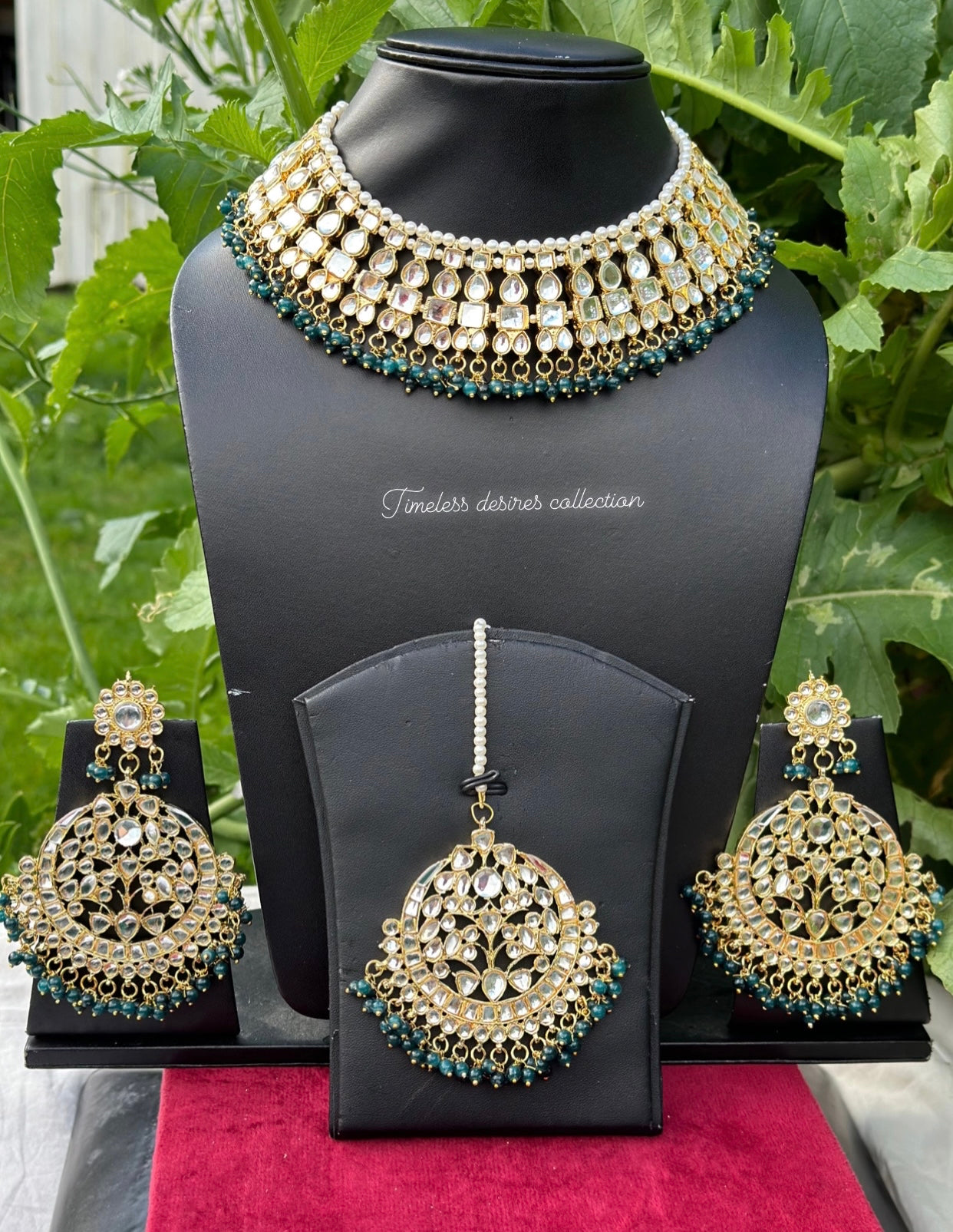 Peacock green Necklace / choker set in Kundan with oversized earrings and tikka ( high quality )
