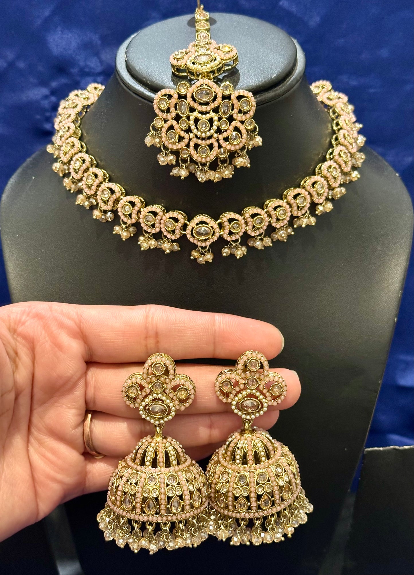 Necklace set with earrings and tikka in polki, Colour: Baby pink, Code: 079