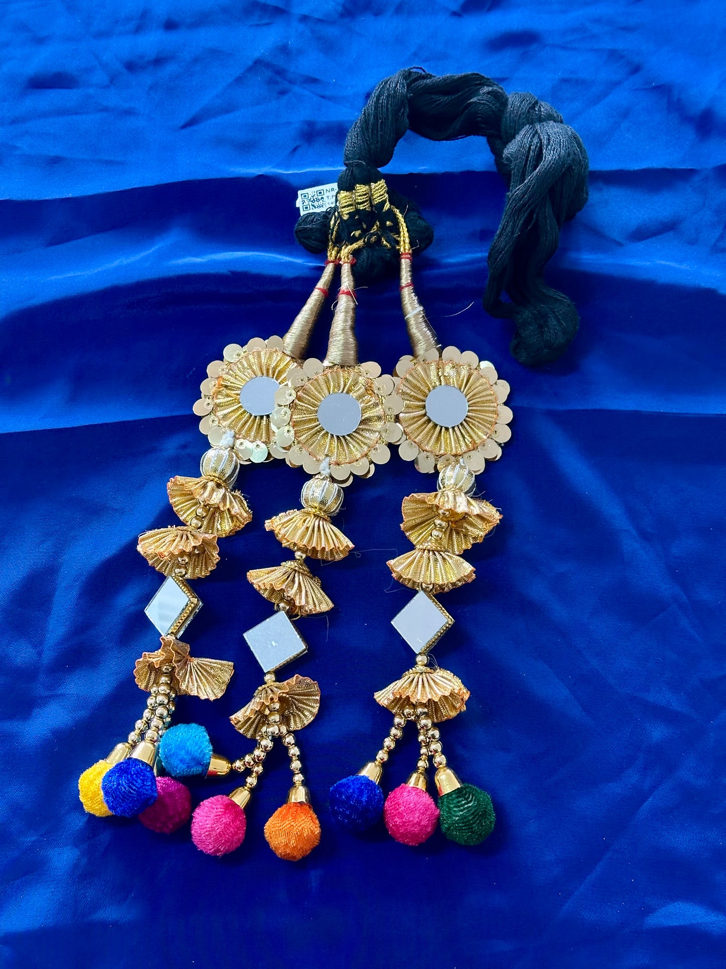 Multi coloured paranda, ( Code: 32)
