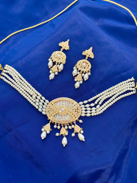 Gold look necklace set - ( Code:069)