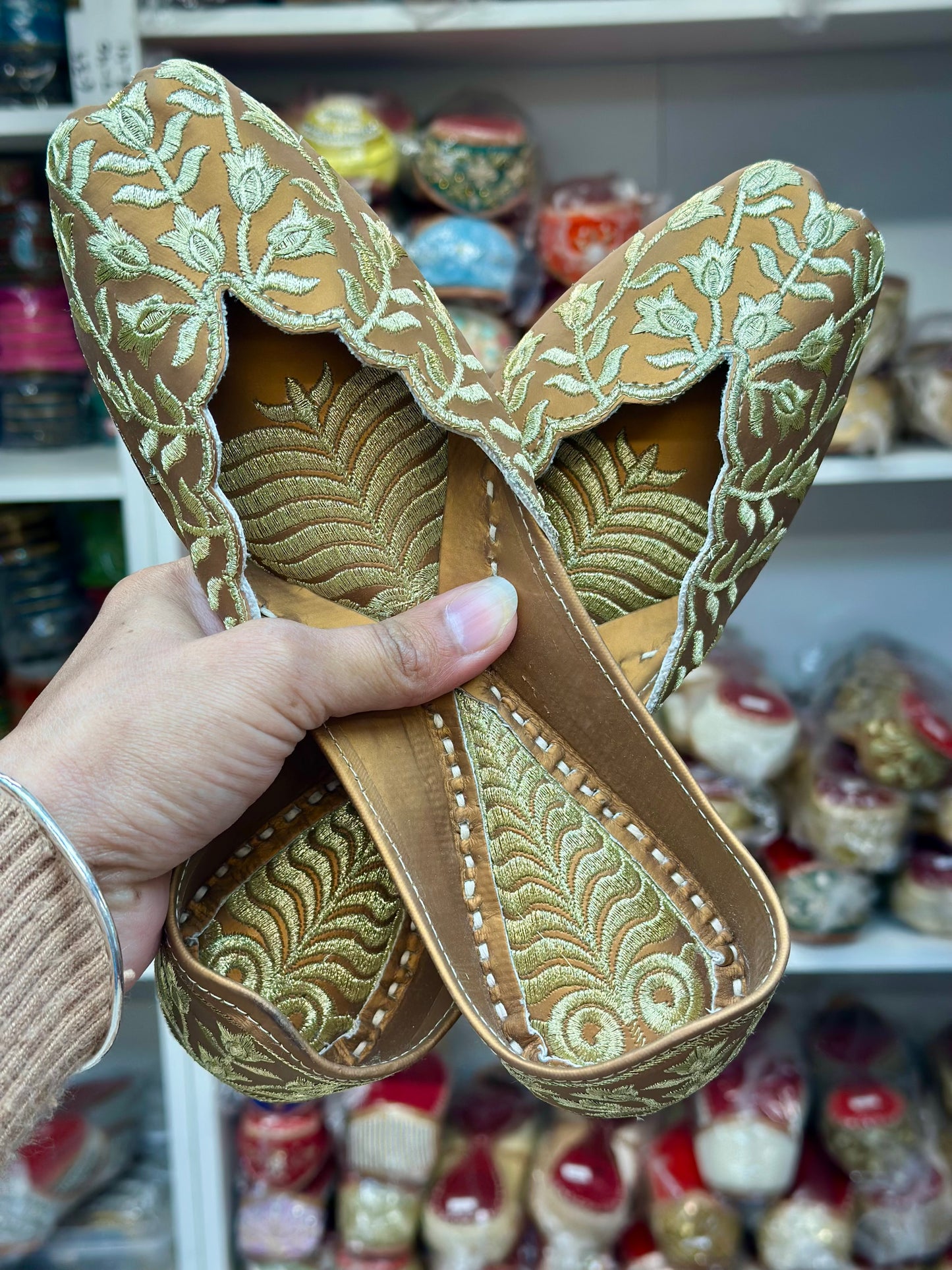 Punjabi traditional cut work jutti in golden brown colour (double cushion), Code: JU8