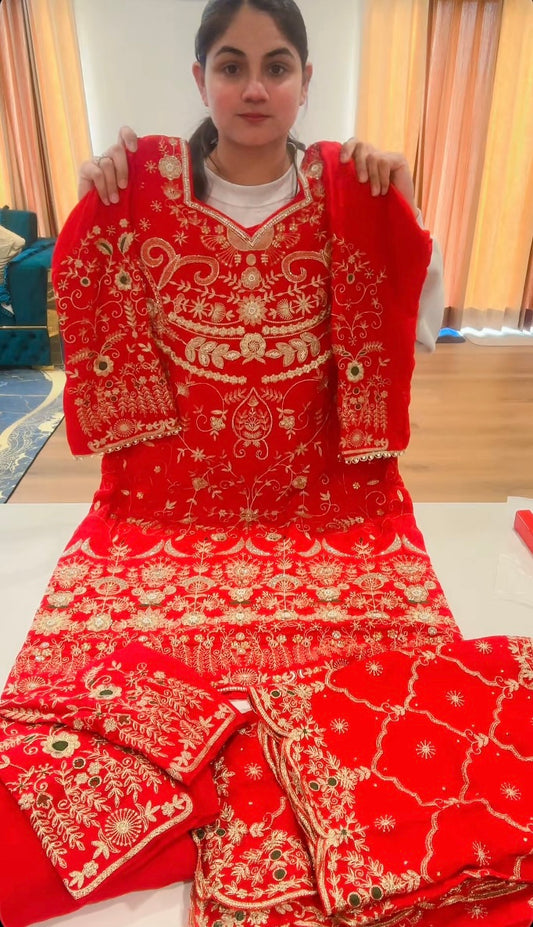 Red suit ( Code: 689 )