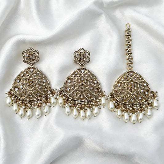 Golden earrings with tikka - J21