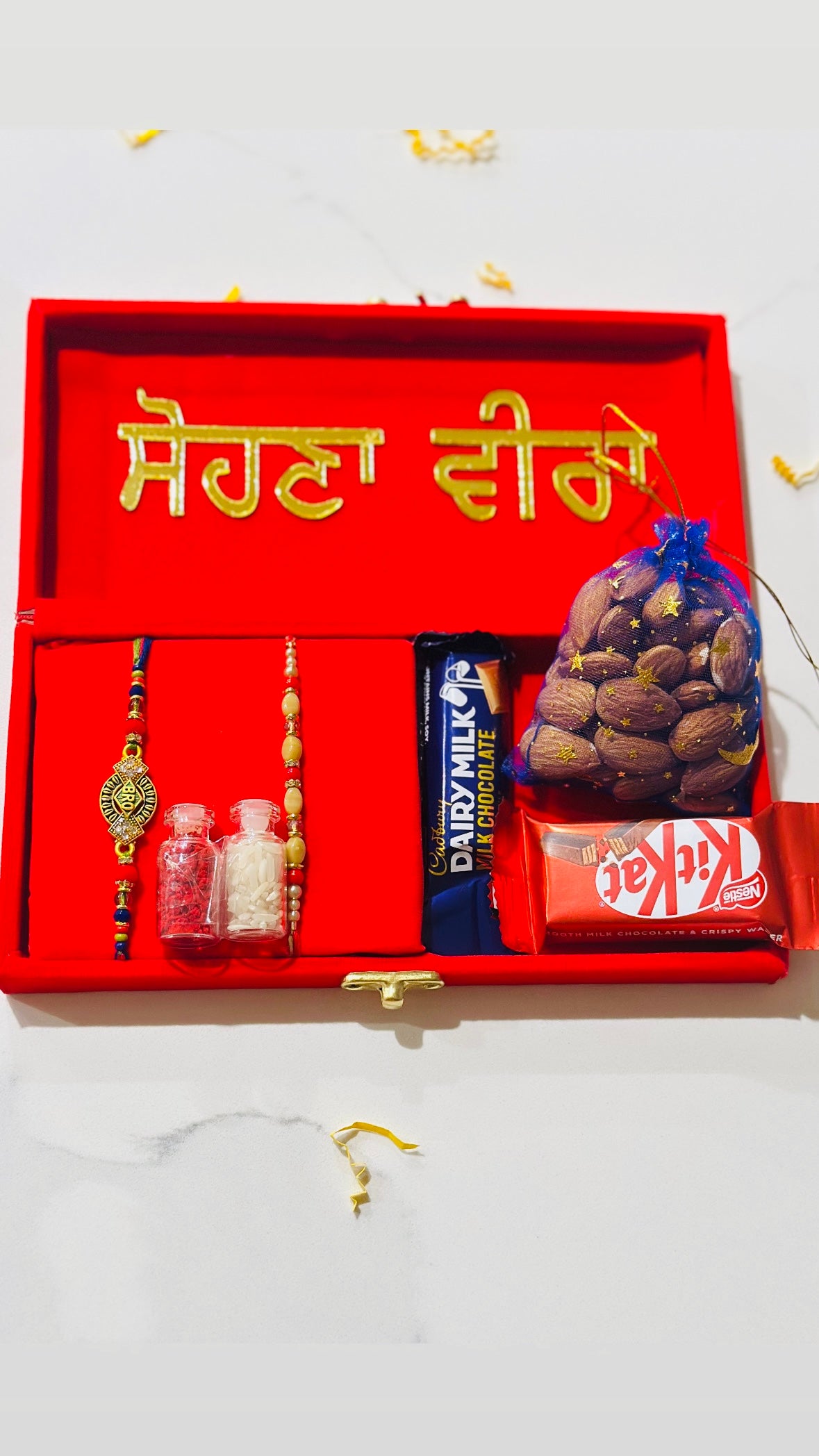 Sohna Veera Rakhi / Rakhdi Hapmer Gift Box (Assorted designs)
