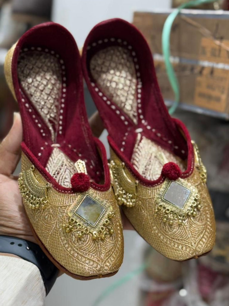 Punjabi jutti with ghungru, colour: golden, (code: X01)