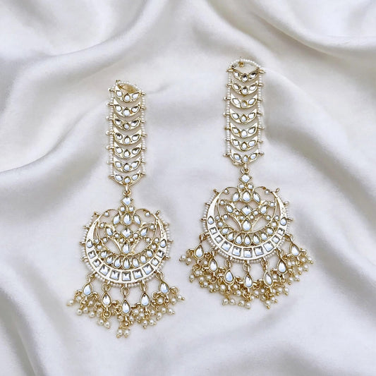 White Pearl loaded earrings and tikka set in Pakistani style in kundan