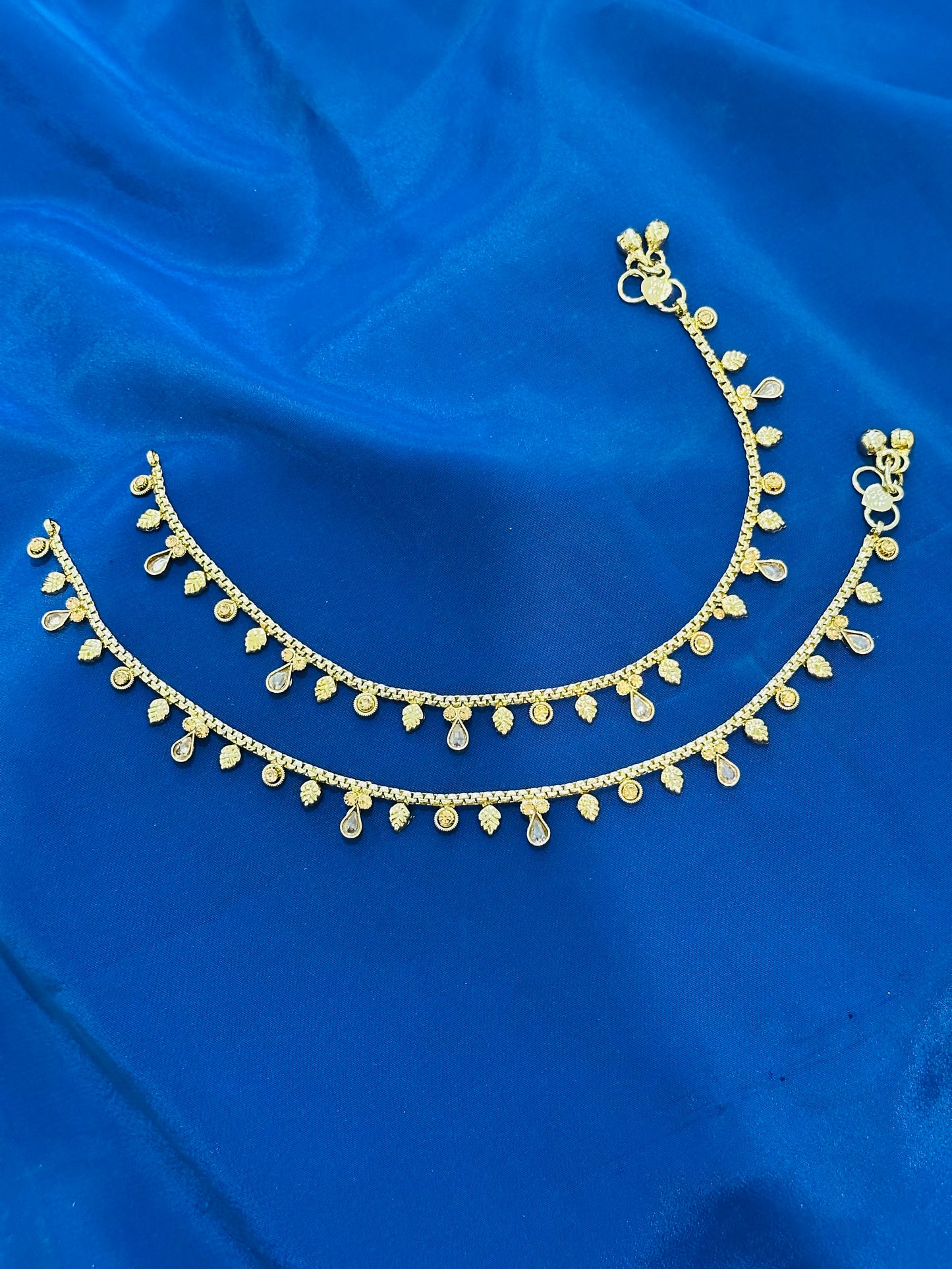 Polki anklets in gold colour - (Code:061)