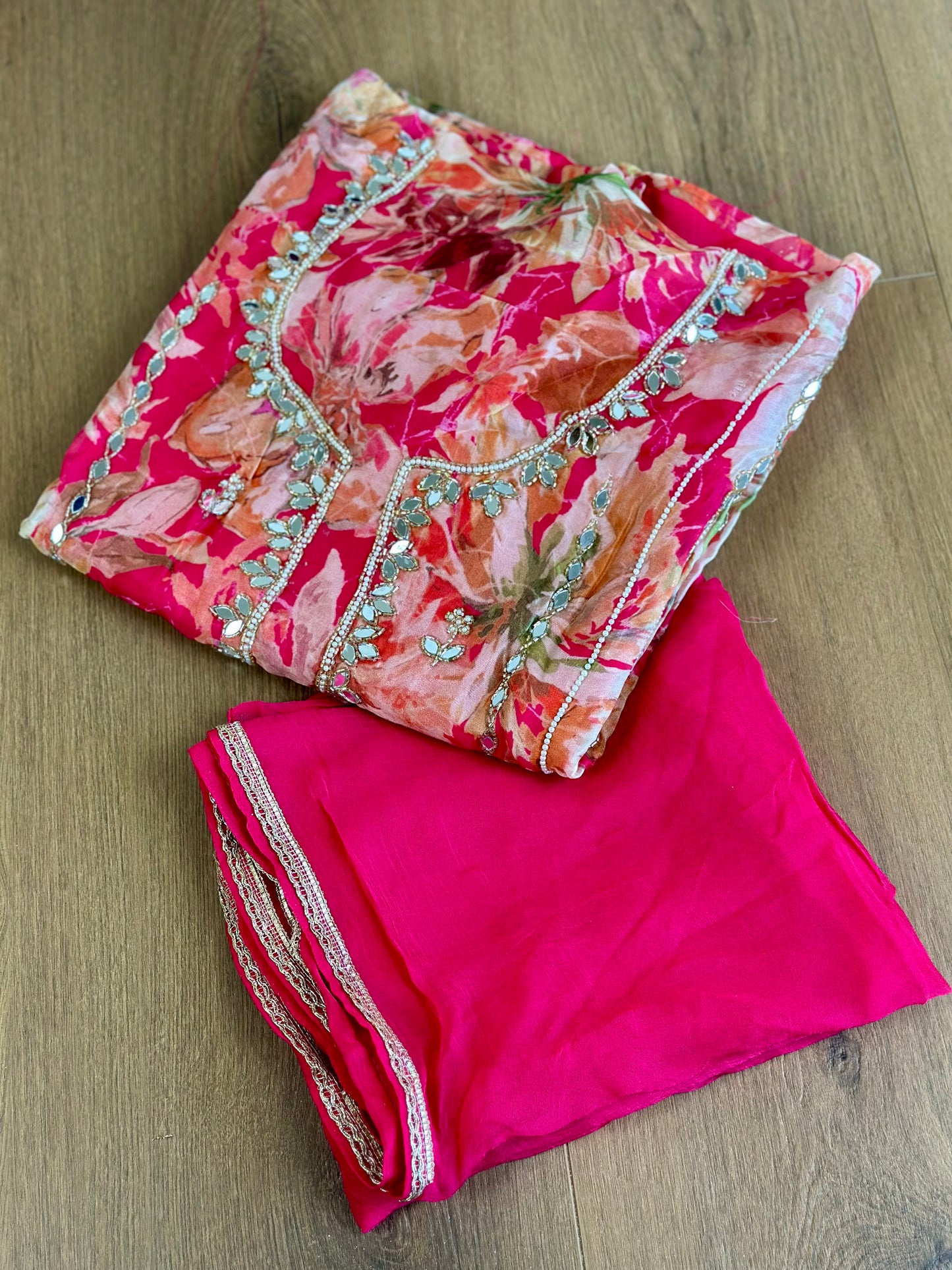 Unstitched , Code: U42