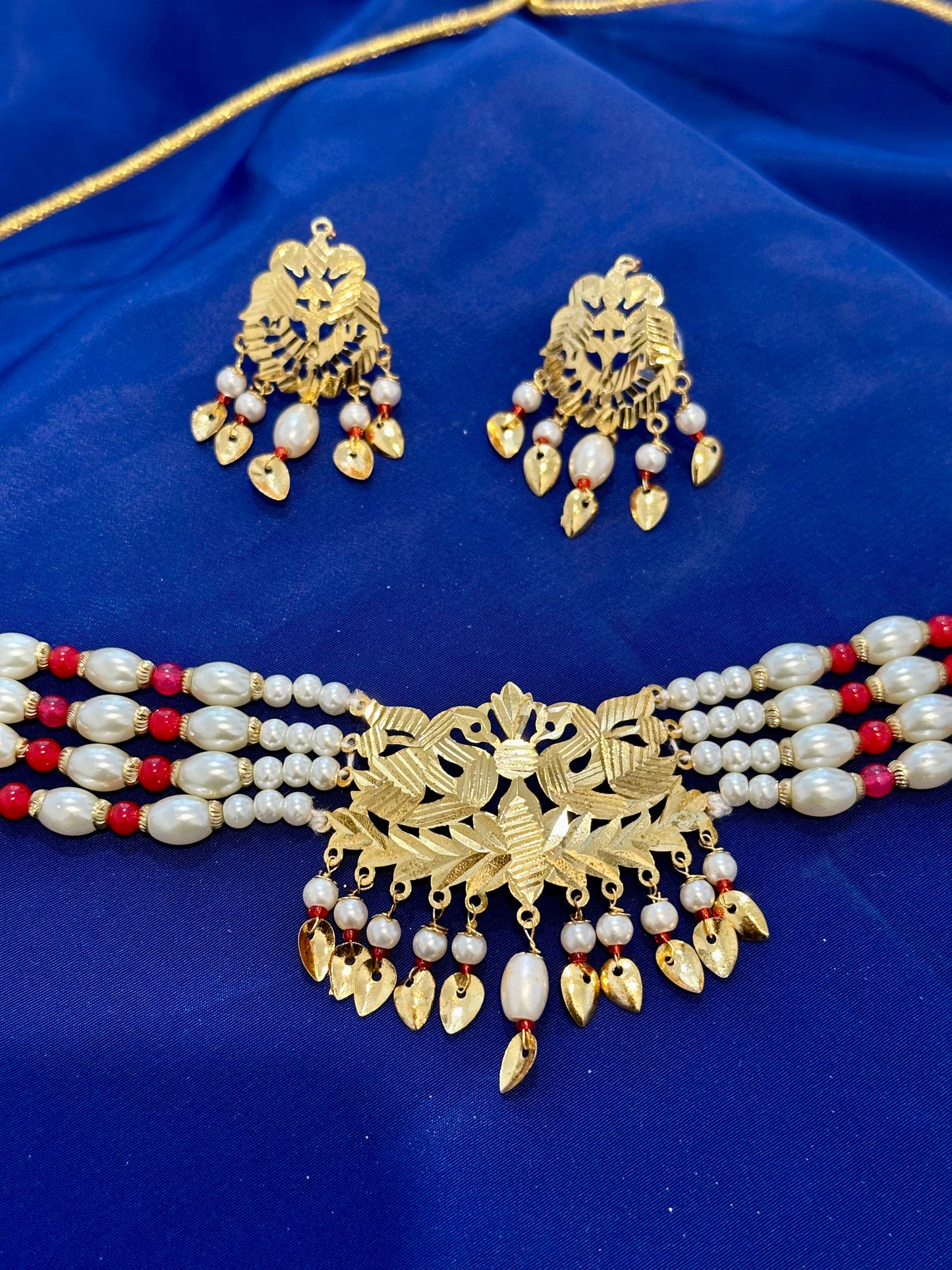 Gold look necklace set - ( Code:076)