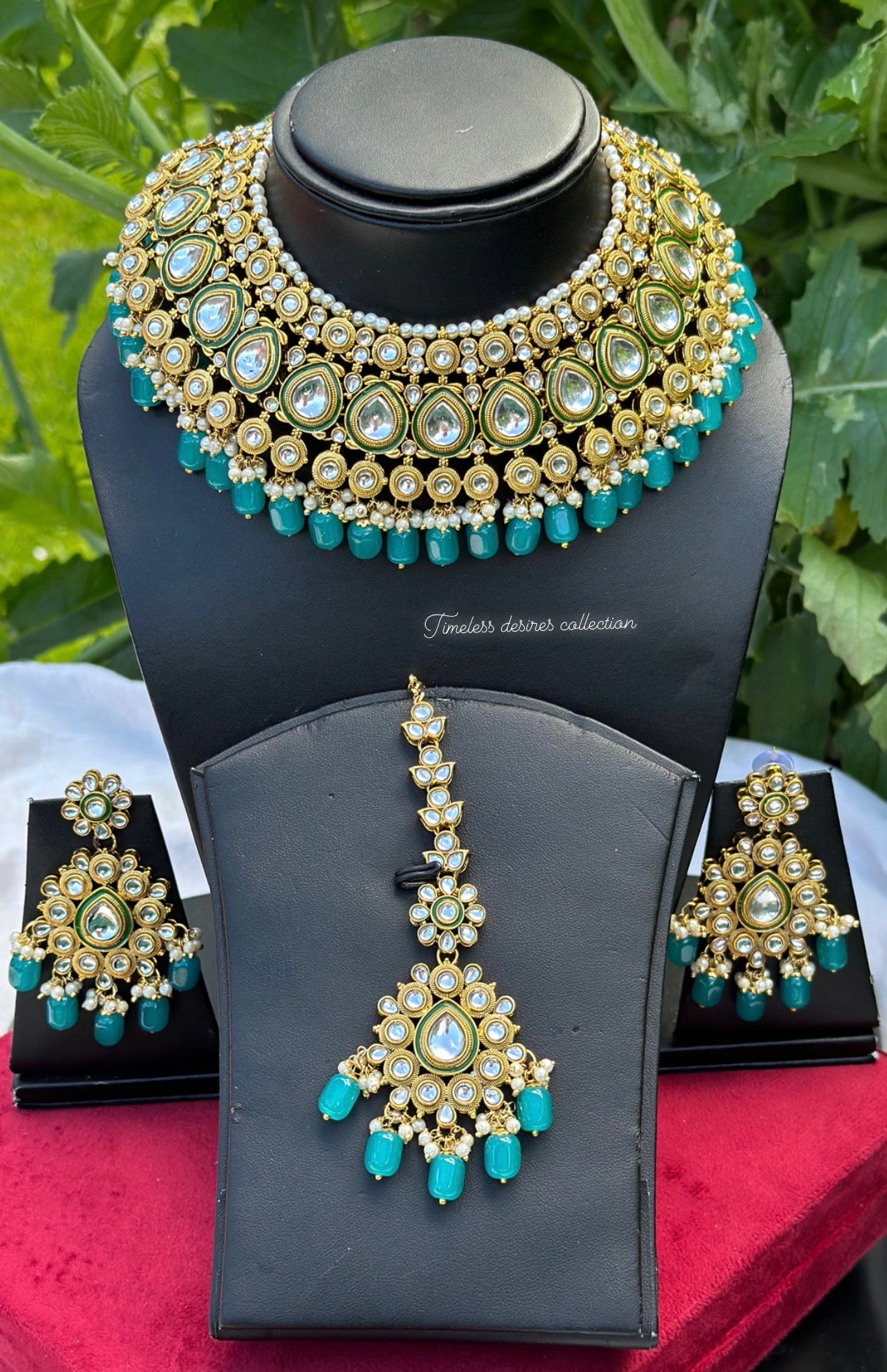 Sky blue or light blue choker / necklace set in Kundan ( high quality )