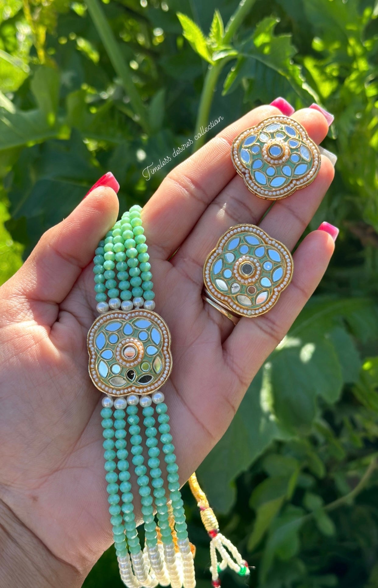 Mint green choker / necklace set with studs