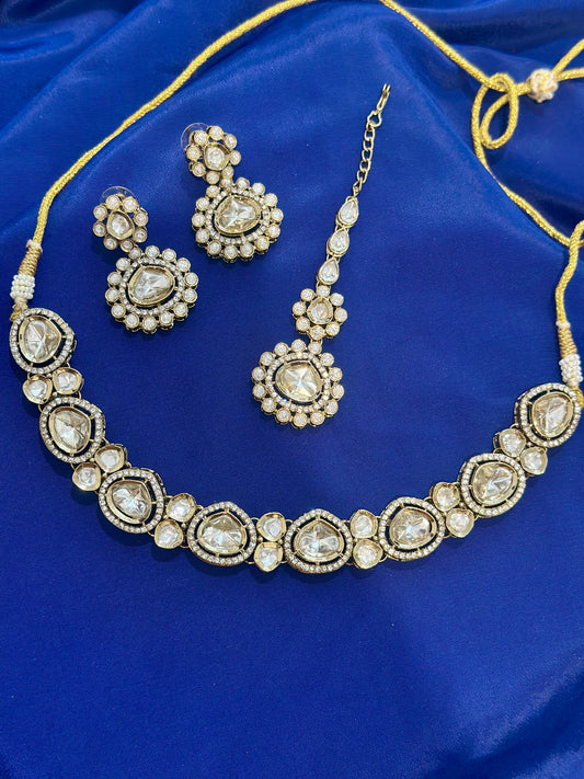 Necklace set with earrings , Colour: Golden, (Code: X21)