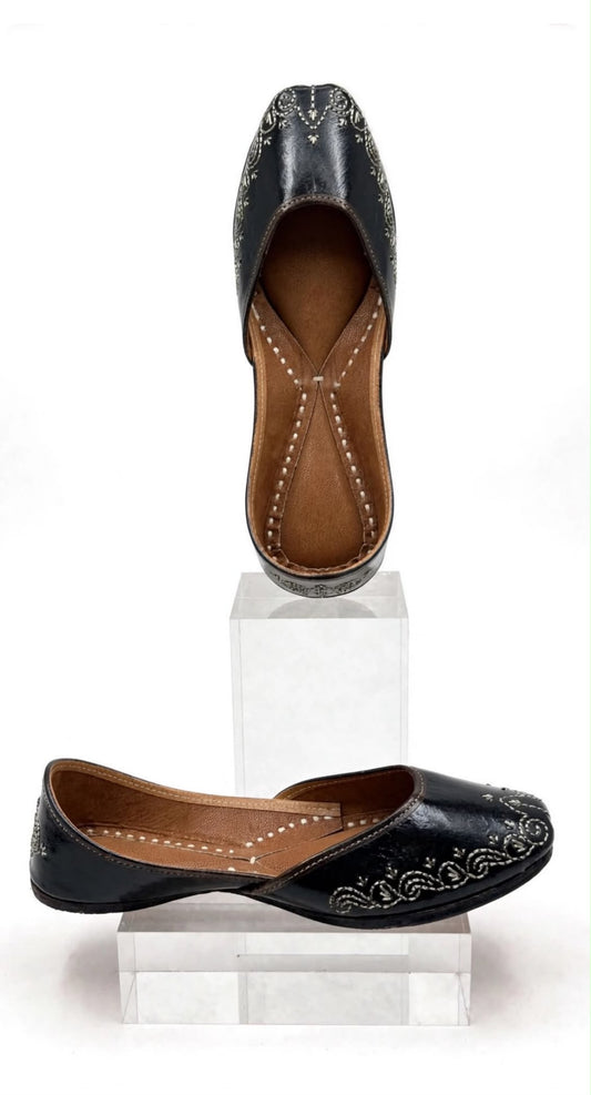 Punjabi Jutti (SIZE 38)