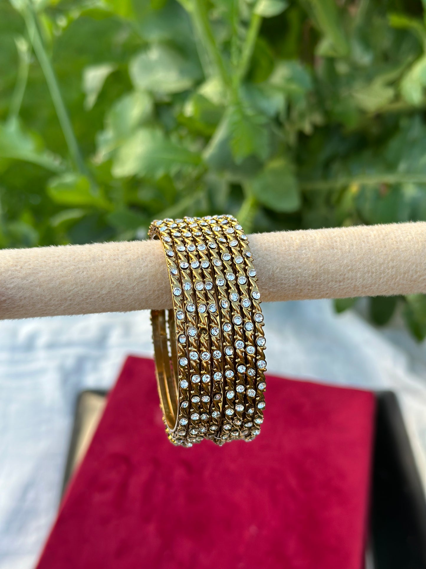 Sleek Kangan / bangles in golden ( set of 4 )