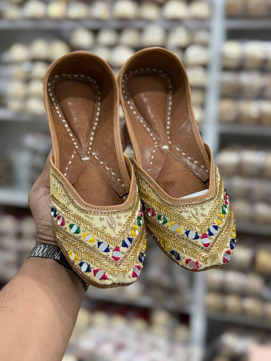 Punjabi jutti, Colour: Golden/Multi, (Code: 122)