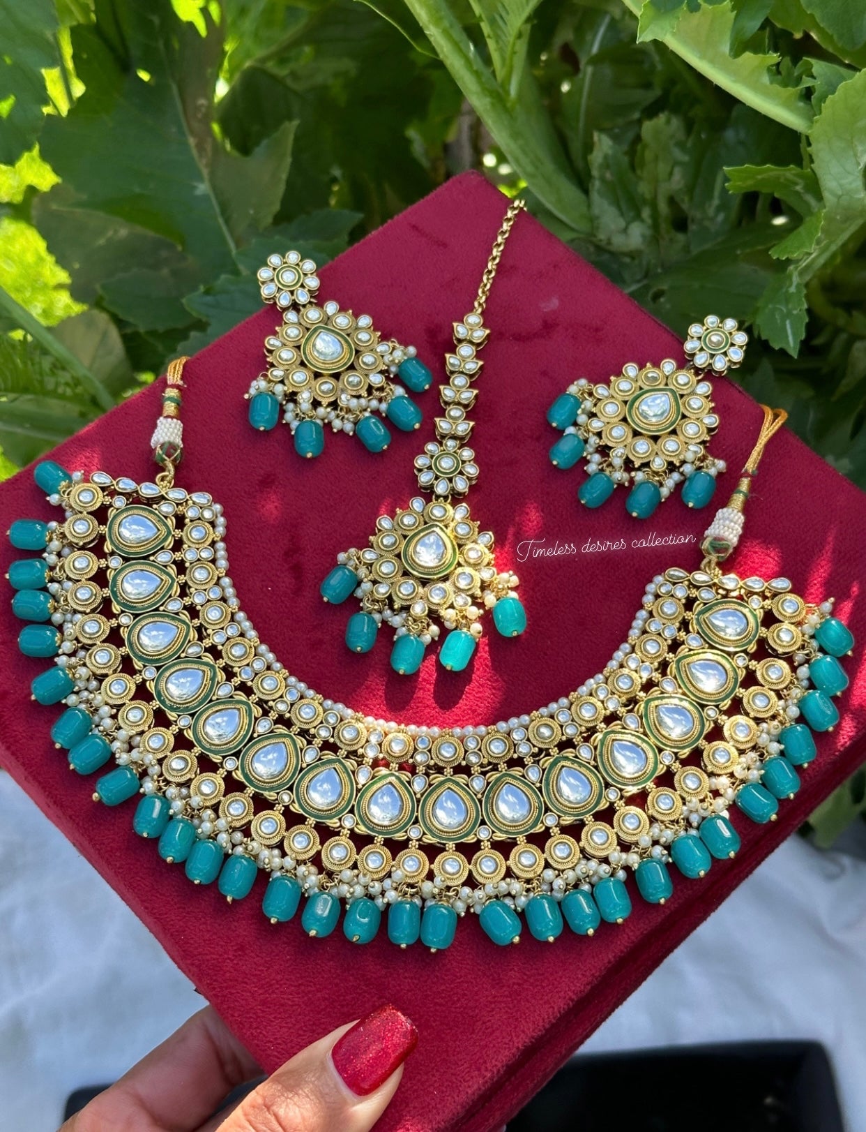 Sky blue or light blue choker / necklace set in Kundan ( high quality )